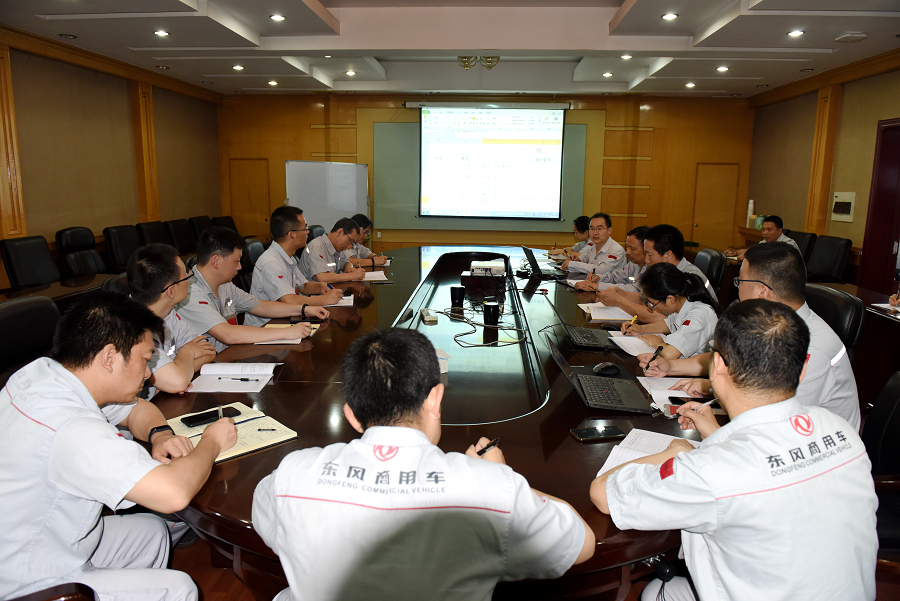 C:\Users\liangxq\Desktop\“三個(gè)報(bào)告”剛露面，鍛造廠員工為何討論的既熱烈又激烈？\鍛造廠分組討論1.jpg